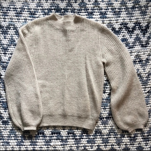 Aritzia Gardenia Sweater - Picture 2 of 9